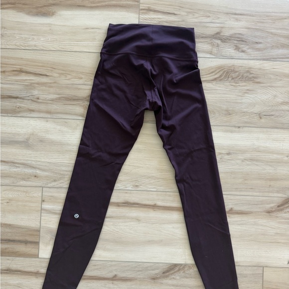 Women Merlot/Burgundy colored Lululemon Wunder Under Leggings - Picture 1 of 3